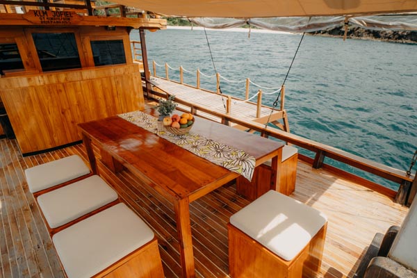 Dinning Deck_5